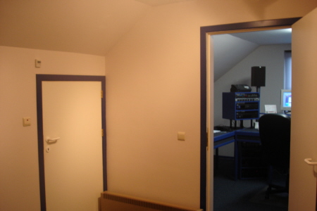 040508_studio_zit5